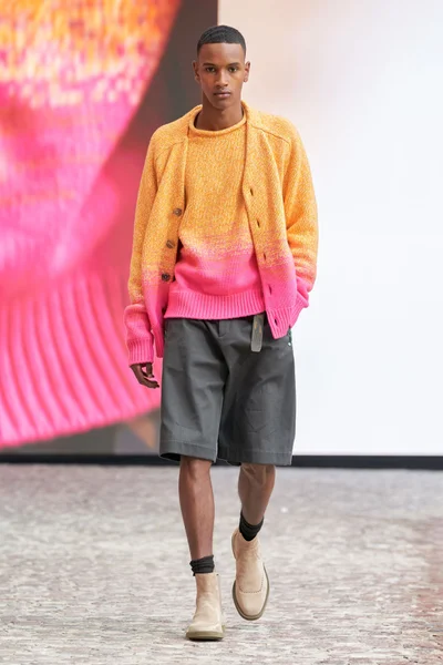 Look 28